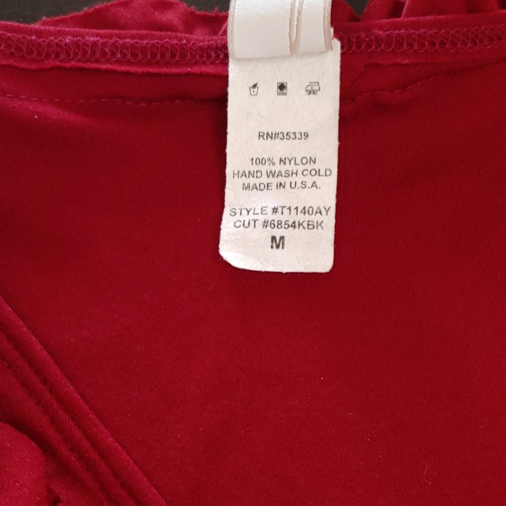 🌻Adorable Deep Red Ruffled Tank Top (M) - Picture 4 of 6